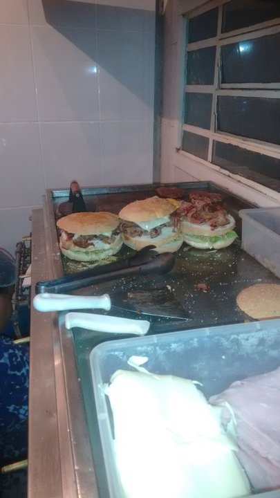 Hamburgueria Rota dos Macacos